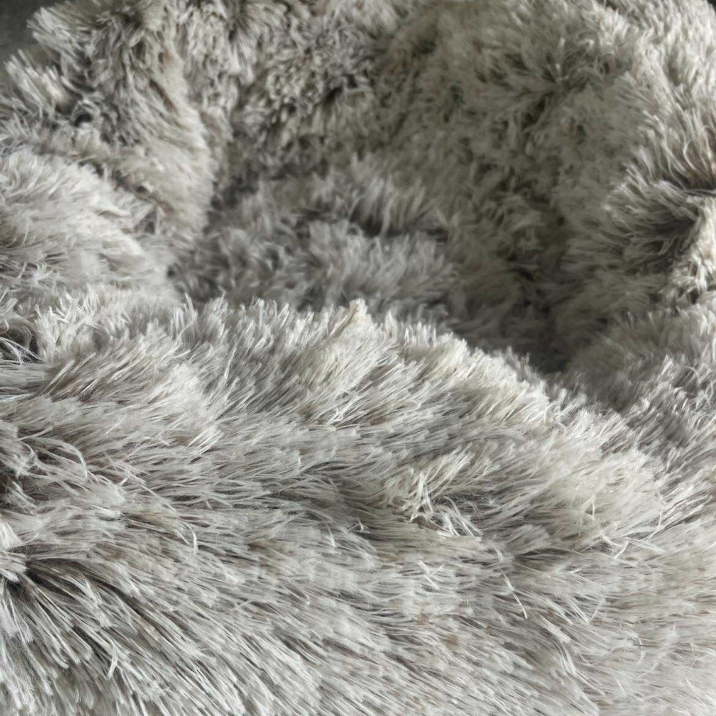 Coussin Poilu Ultra Doux Beige pour Chien - Confort Apaisant & Anti-Stress - Haute Qualité | Le Dressing du Chien