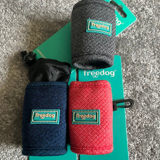 Pochettes Freedog - distributeur de sachets à crottes