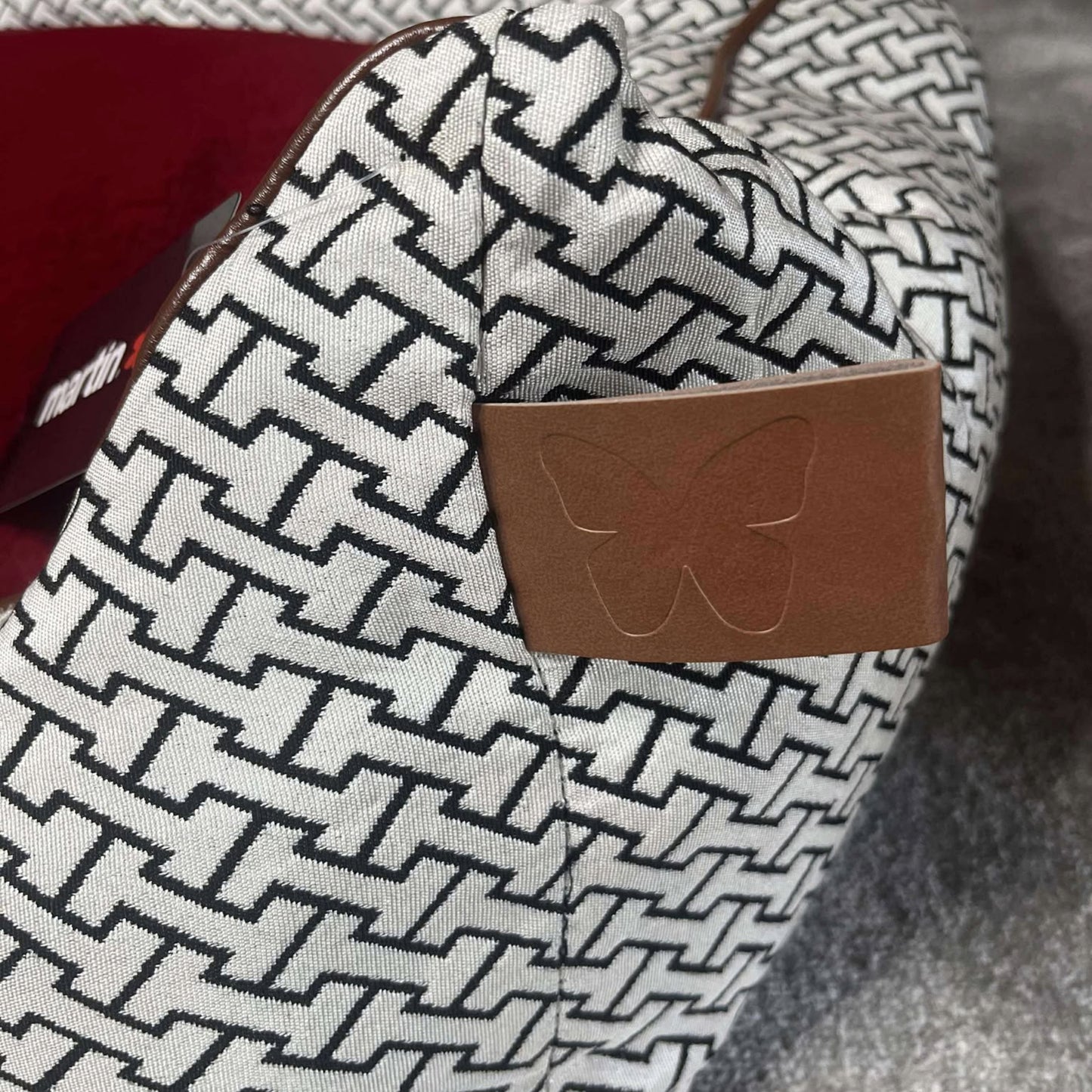 Panier avec coussin amovible  Rouge - Collection Avenue Montaigne | Le Dressing du Chien