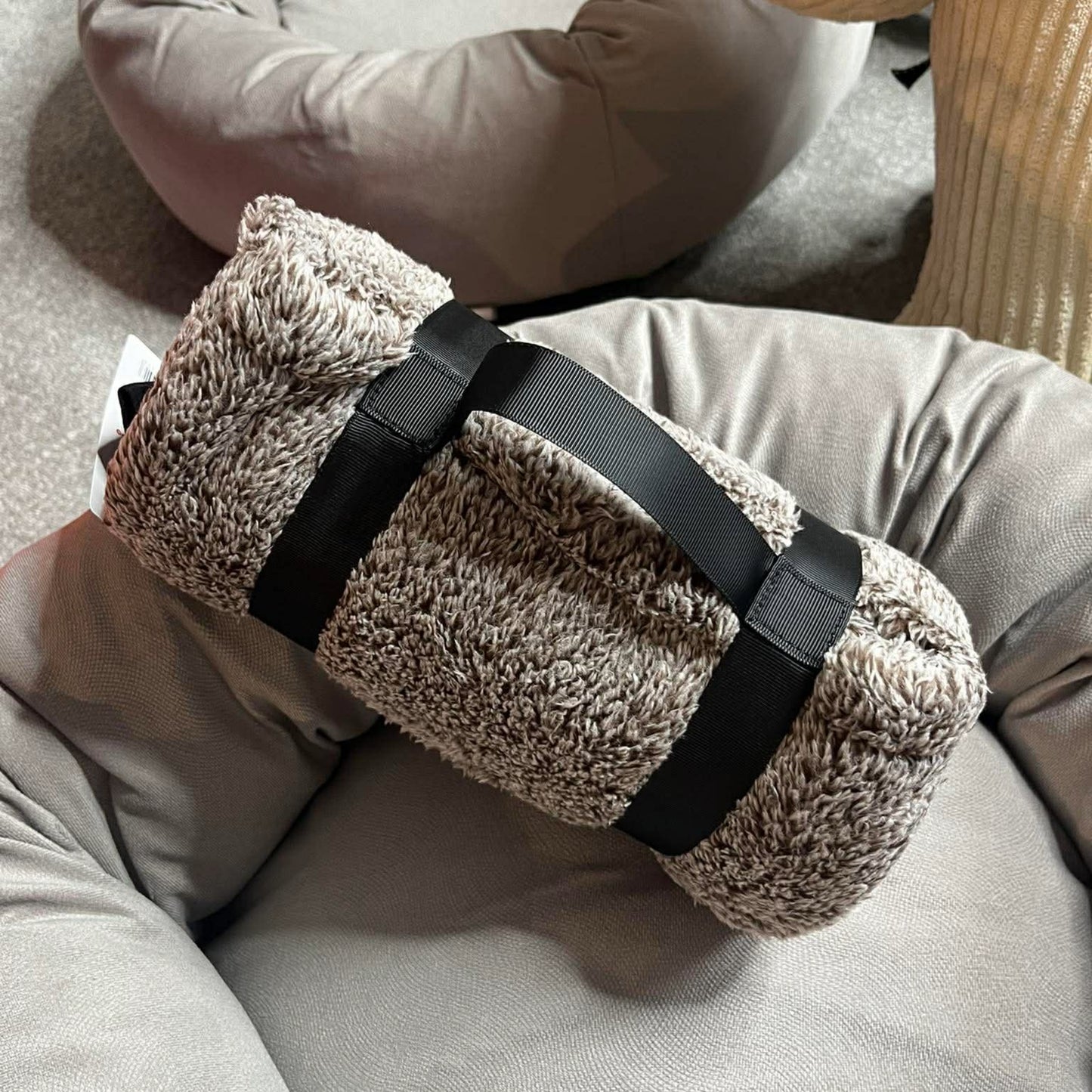 Plaid marron polaire de voyage Doudouzen Martin Sellier - Taille 100 | Confort & Chaleur pour chien | Le Dressing du Chien