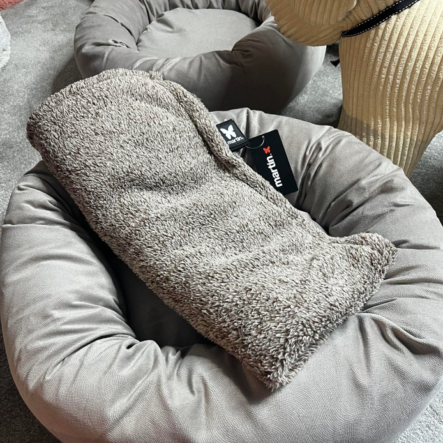 Plaid marron polaire de voyage Doudouzen Martin Sellier - Taille 100 | Confort & Chaleur pour chien | Le Dressing du Chien